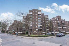 2 bedroom Flat for s...